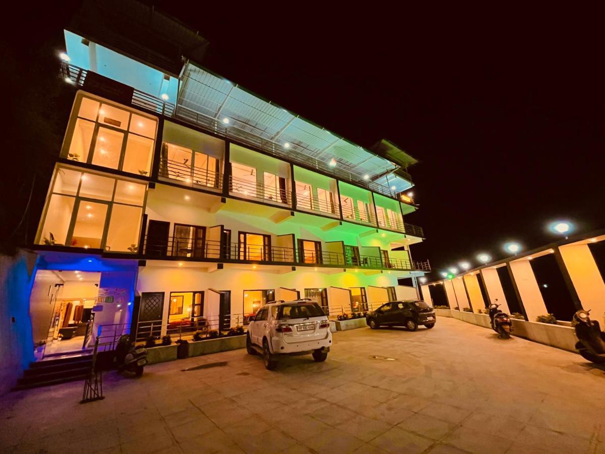 Sitara Resort, Scenic Mountain View Rooms With Balcony & Terrace Масурі Екстер'єр фото