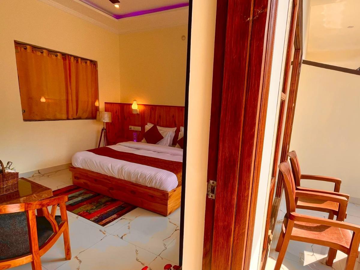 Sitara Resort, Scenic Mountain View Rooms With Balcony & Terrace Масурі Екстер'єр фото